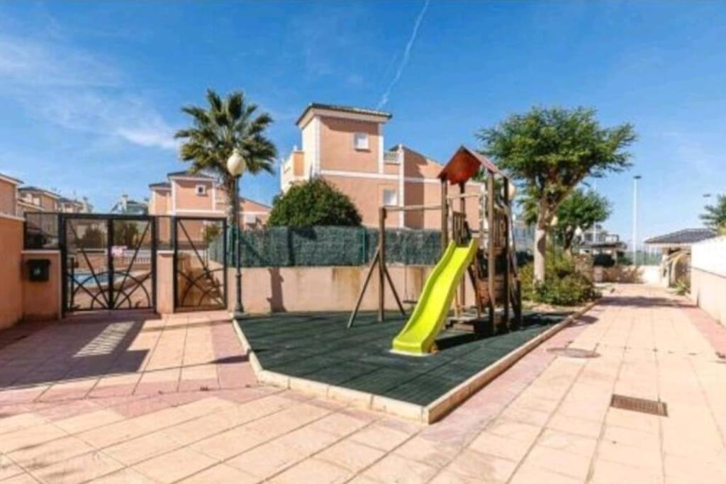 Bungalow Adaptado, Terraza Muy Grande Y Soleada. Gran Alacant Exterior photo